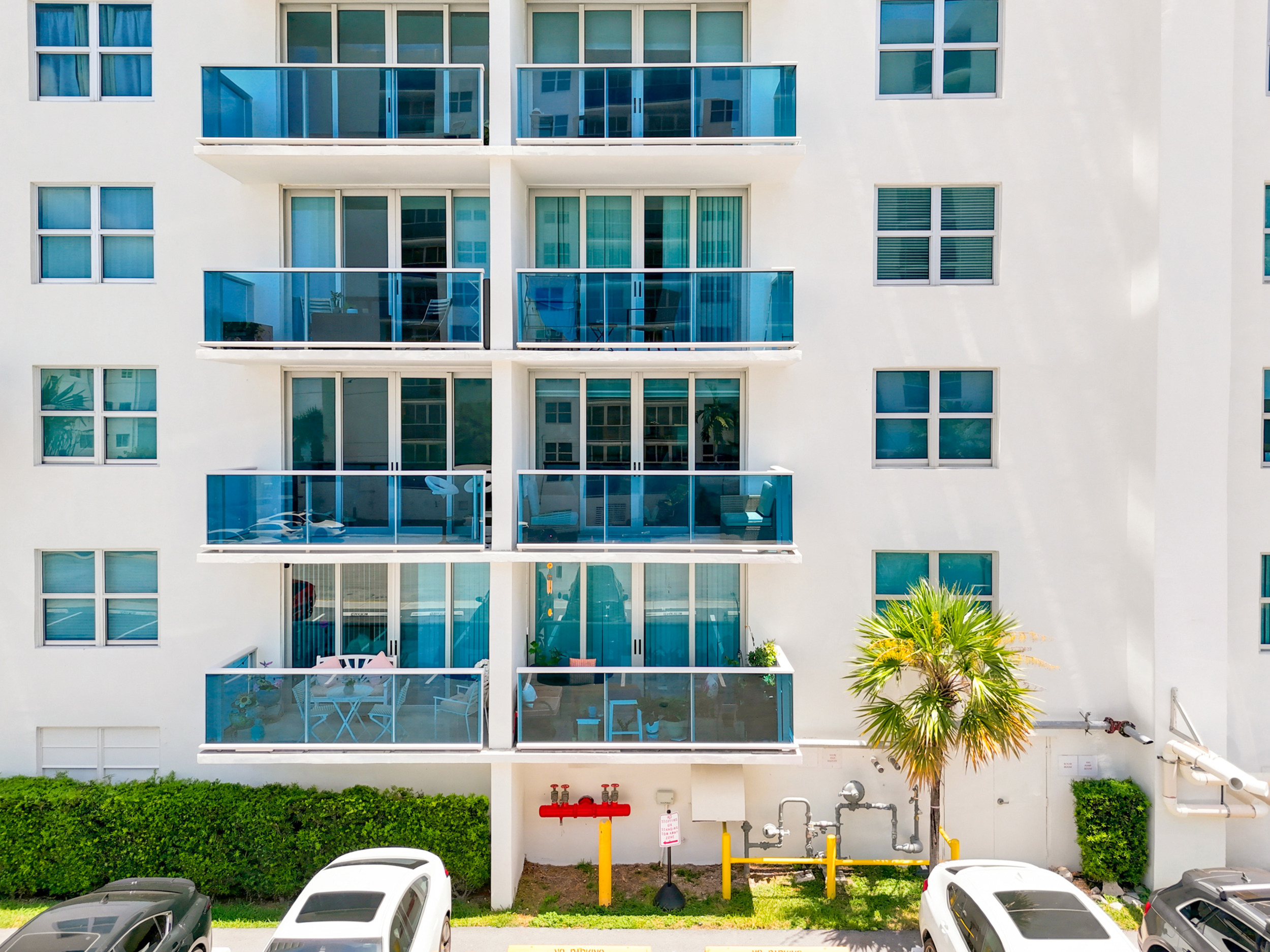 Treasures on the Bay II — living room detail with updated finishes — 7501 E Treasure Dr #2S North Bay Village FL